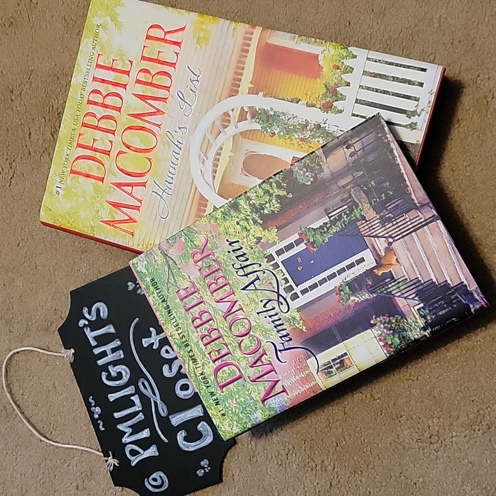Debbie Macomber Set of 2 Hardback Books Family Affair Hannah's List